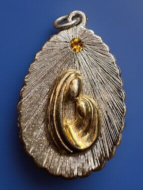 Sarah Coventry 1976 Limited Edition Madonna and Child Pendant
